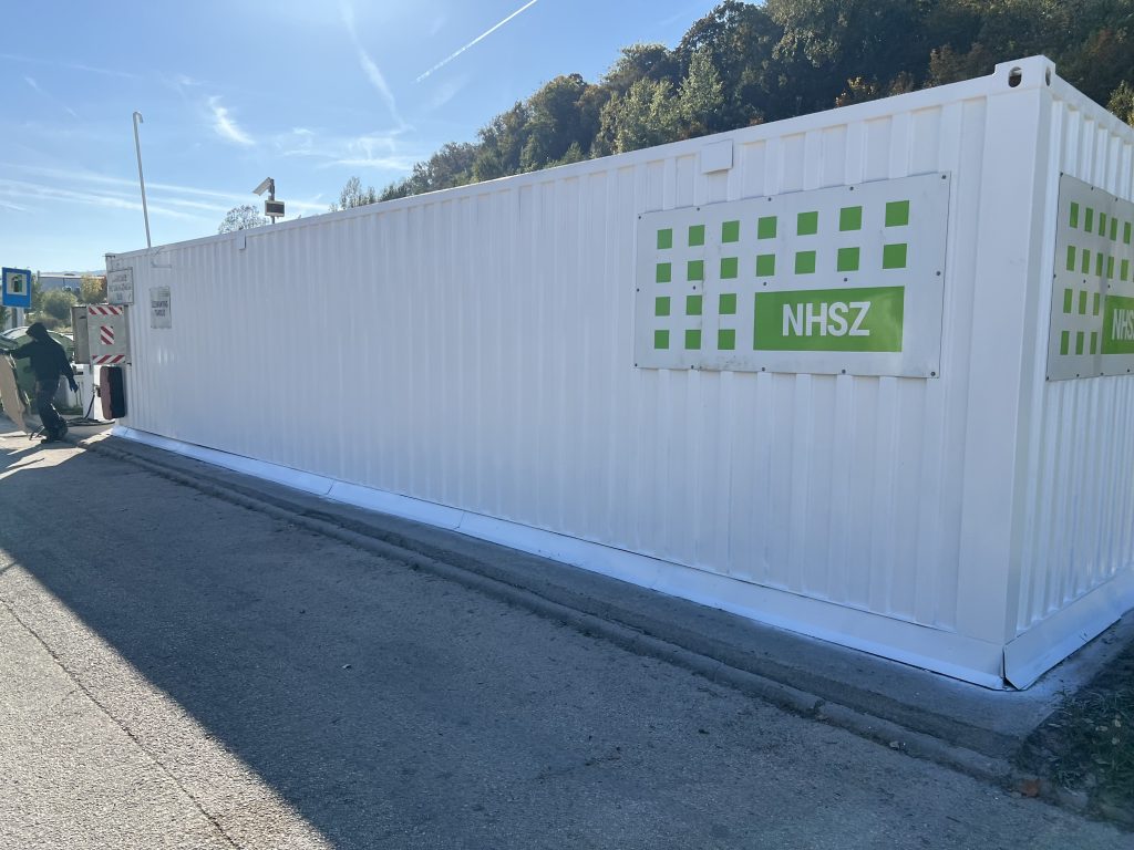 Konténer átalakítása szerkezetlakatos munkával